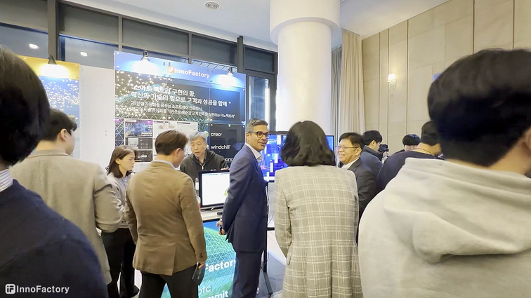 PTC Neil Barua 부스 방문 PTC 닐 바루아 차기 대표 이노팩토리 부스 방문